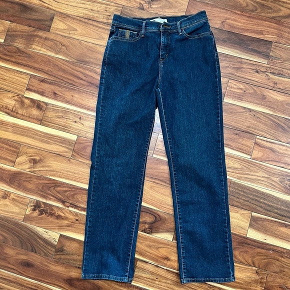 Levi’s 512 30” Perfect Slimming Straight Leg Dark Wash Classic Jeans - Picture 3 of 6